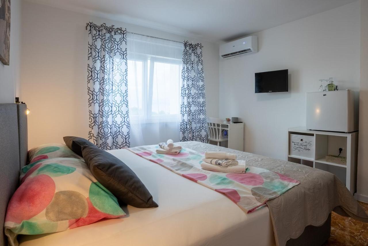 Restaurant & Rooms Nino Porat  Exterior photo
