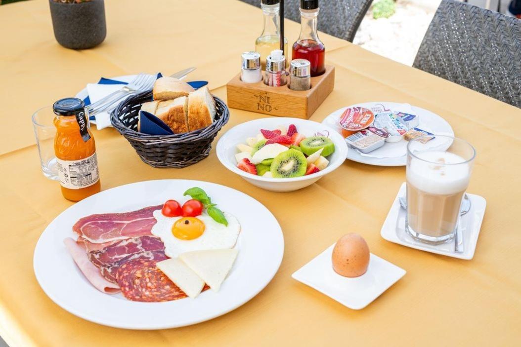 Restaurant & Rooms Nino Porat  Exterior photo